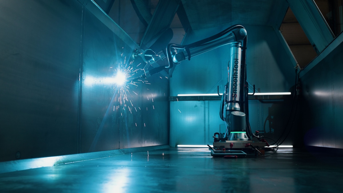 UR8 Long cobot welding with Smooth Robotics SmoothTool